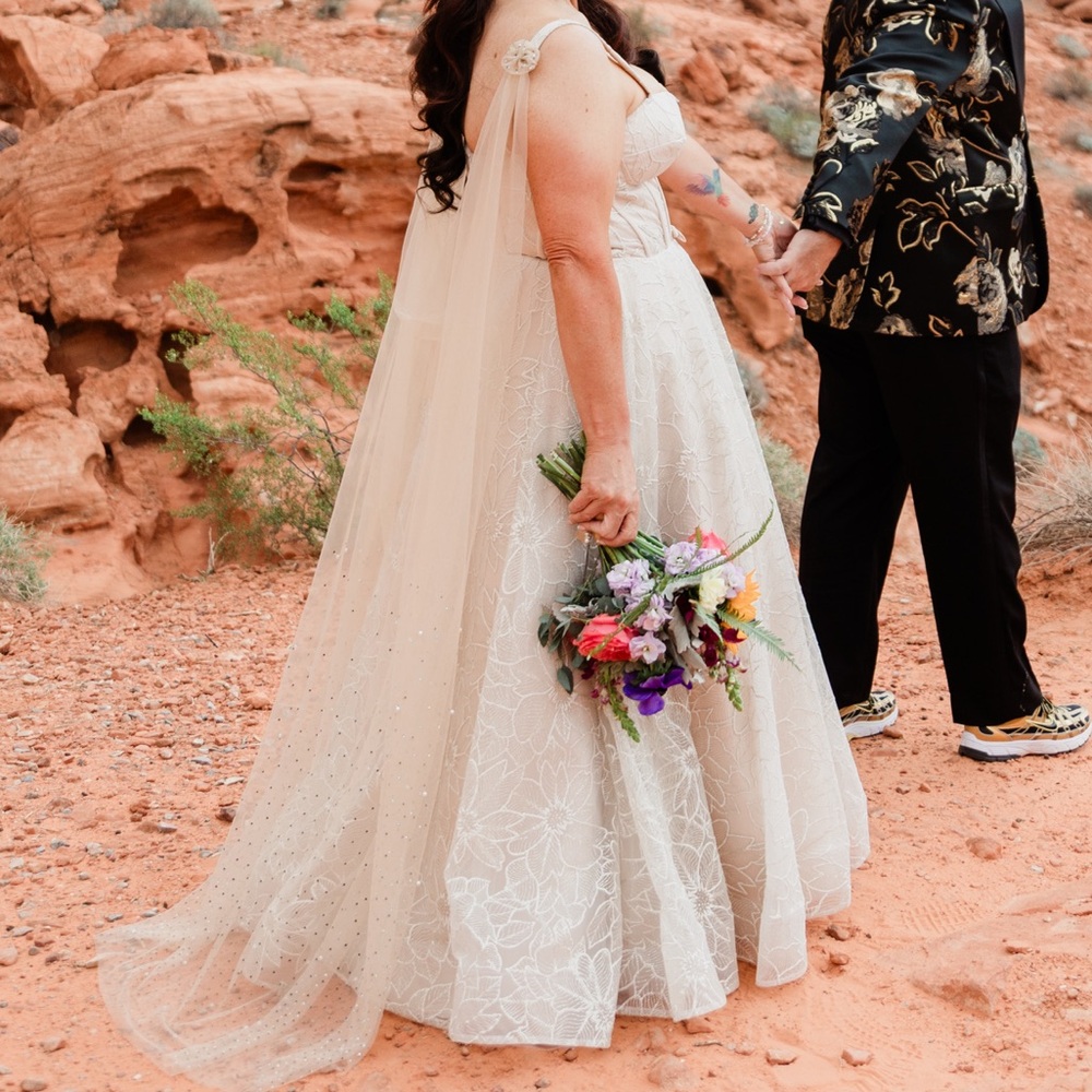 Glitter Champagne V-Back Tulle Bridal Cape Veil with Pearls Wedding Bride
